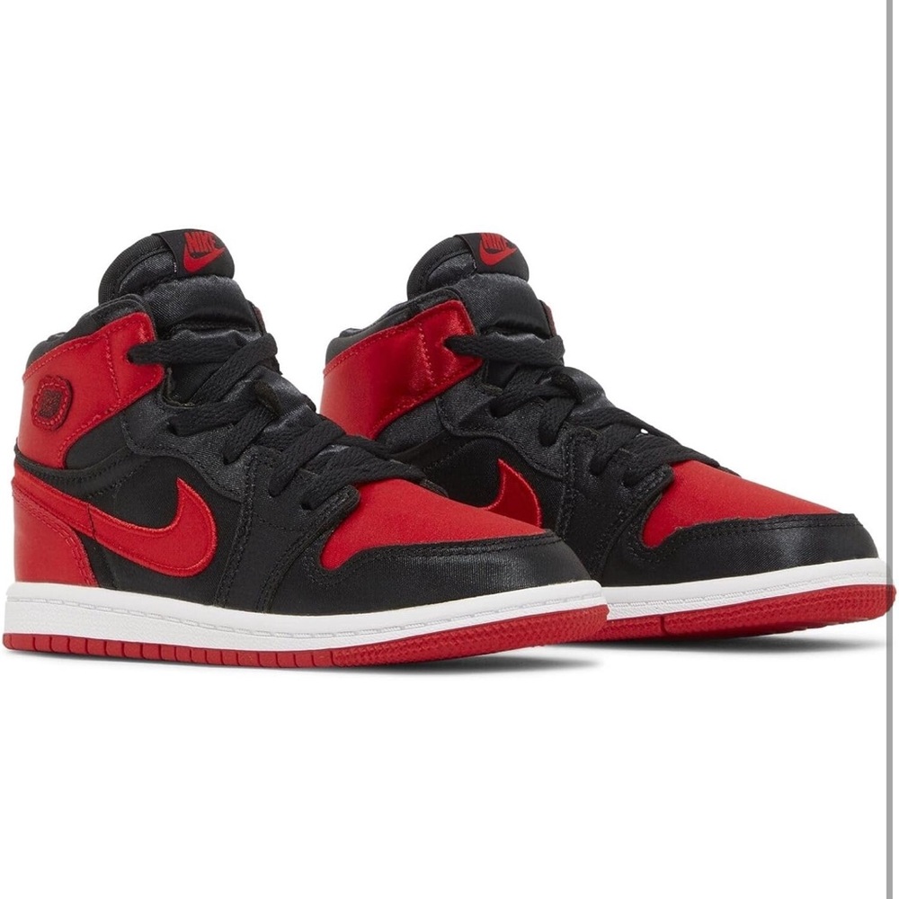Air Jordan 1 Retro High OG Satin Bred • PS size 2Y Kids